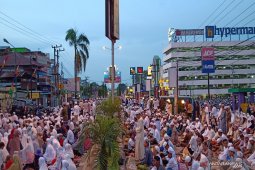 "Contraflow" jaga kelancaran arus kendaraan jamaah Haul Guru Sekumpul