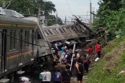 KRL terguling di perlintasan Kebon Pedes, Bogor