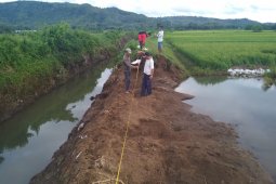Sejumlah tanggul sungai jebol di Tulungagung segera diperbaiki