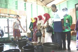 Disdikbud dukung instruksi bupati penggunaan seragam sasirangan
