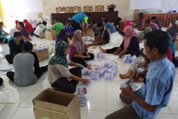 KPU Bojonegoro mulai lipat surat suara pemilu