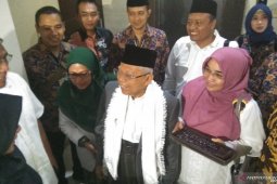 Ma'ruf Amin dapat kejutan kecil di ulang tahun ke-76