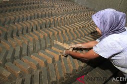 Penjualan Batu Bata Menurun