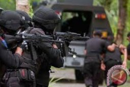 Densus 88 temukan jejak komunikasi dua terduga teroris