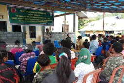 TMMD 104-Polres Manokwari ajak warga bangun sistem keamanan Kampung