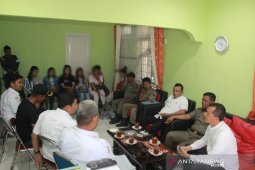 Satpol PP Madina amankan tujuh orang dari  kafe dan hotel