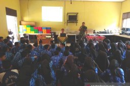 Satgas TMMD beri penyuluhan wawasan kebangsaan siswa