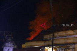 Istri terduga teroris di Sibolga meledakkan diri