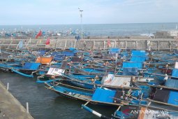 Hujan badai sebabkan hasil tangkapan nelayan Pantai Selatan Cianjur menurun tajam