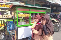 Pedagang dadakan dapat berkah MTQ Kabupaten Labuhanbatu