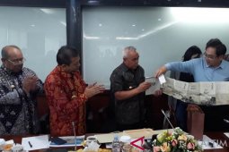 Gubernur Harapkan Investor Asing Berdayakan Pekerja Lokal