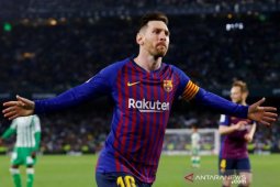 Messi dan Suarez hancurkan Betis 4-1