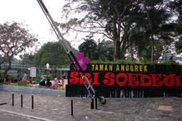 Belum diresmikan, Taman Anggrek Telanai sudah ramai pengunjung