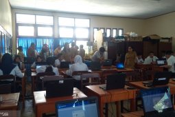 Ribuan siswa kelas IX SMP Manado ikut simulasi UNBK