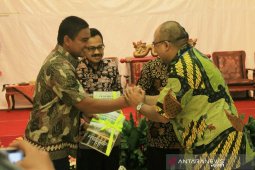 PTPN XI kaji 19 hasil penelitian bidang perkebunan