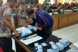 Disdukcapil Batanghari serahkan ribuan KTP warga