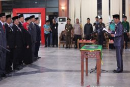 Bupati lantik Riyadi-Husein sebagai staf ahli