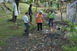 Koramil 24/TTSB gotong royong di pedesaan
