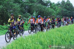 Ribuan pesepeda ikuti sosialisasi Pemilu melalui Gowes IJTI Karawang