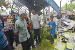 Bupati Banjar bantu korban kebakaran desa Limamar