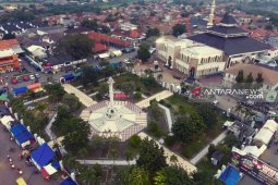 Karawang terima bantuan Pemprov Jabar untuk penataan alun alun