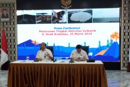 Status Gunung Anak Krakatau turun ke Level II Waspada