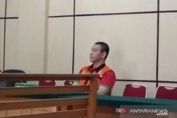 Saksi polisi temukan barang bukti narkoba di ruang kerja bos karaoke