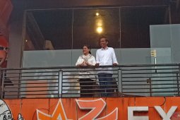 Jokowi committed to providing creative space for young people