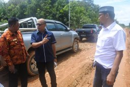 Pemkab Kayong Utara prioritaskan membuka akses Jalur Melano Simpang Dua