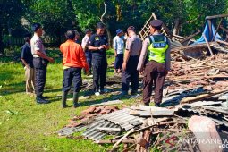 Puting beliung terjang Bekasi, 176 rumah rusak