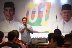 Tekan angka golput, relawan muda Jokowi nobar debat capres
