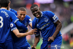 Everton menang 2-0 di kandang West Ham