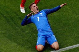 Griezmann dalam polemik panas petinggi Barcelona