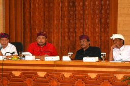DPRD Bali sosialisasikan Ranperda Desa Adat ke Denpasar