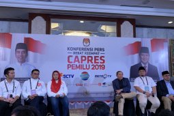 "Round up" - Jokowi hujan-hujanan dan Prabowo dikabarkan sakit