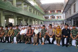 Kapusbintal TNI Kunjungi PP Al Falah Kediri ajak santri bergabung