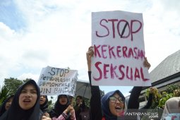 Mahasiswi UIN Bandung gelar aksi solidaritas korban kekerasan seksual
