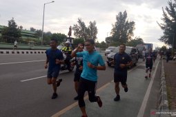 Sandiaga berlari sambil menikmati suasana pagi Balikpapan