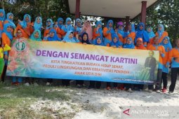 Gugus Flamboyan Toboali ajarkan anak didik peduli kebersihan