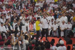 Jokowi: Saya dicegat ratusan ribu warga.