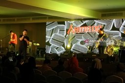 Penampilan Band Armada tandai pembukaan Palm Park Hotel Surabaya