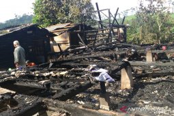 Bupati pastikan santuni korban kebakaran di Bula