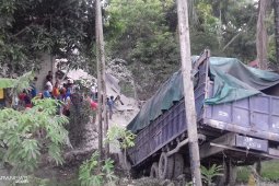 Kecelakaan truk di Solok tewaskan sopir karena terjepit