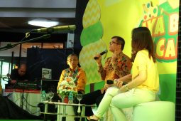 Psikiater: main gadget membuat anak sibuk dunianya sendiri