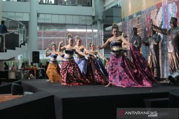 Ratusan helai wastra hadir di Museum Kepresidenan