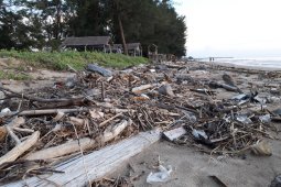 FKH encounters Batakan beach not clean enough