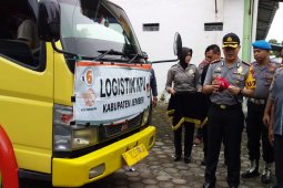 Polisi bersenjata kawal distribusi logistik pemilu di Jember