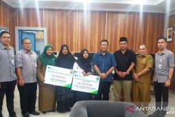 Bupati Madina serahkan santunan BPJS Ketenagakerjaan