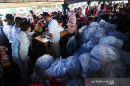 4.000 paket sembako ludes dalam waktu singkat