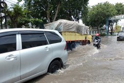 Banjir landa sebagian kecamatan Waru Sidoarjo Jatim